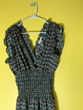 NWT Max Studio Dark Green Floral Ruffle Smocked jumpsuit